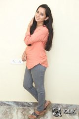 Ishika Singh at Hrudaya Kaleyam Press Meet